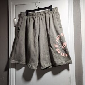 Nike Men's Shorts Size Large Tall